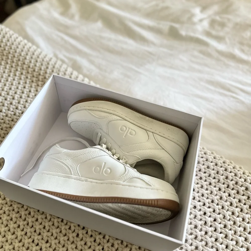 Alo Yoga Recover white gum sneakers